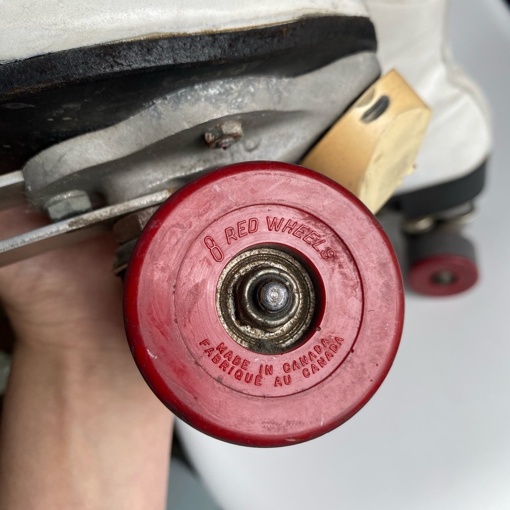Riedell Vintage White Leather Quad Roller Skates with Red Wheels. Used/vintage. - Picture 12 of 16
